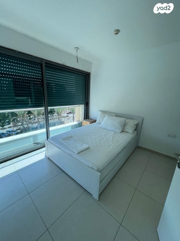 דירה, הרצל רוזנבלום 2, גלילות, תל אביב יפו