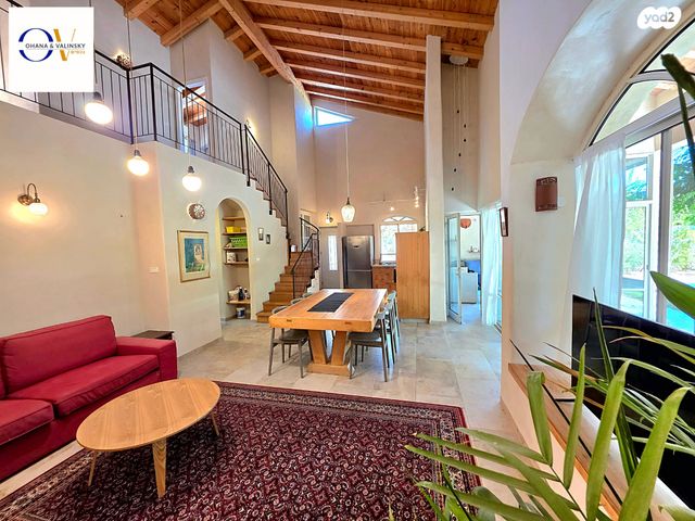 דו משפחתי, מעגן