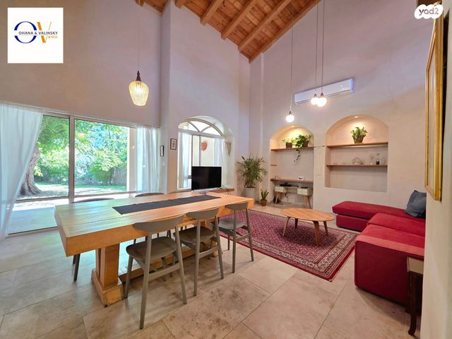 דו משפחתי, מעגן