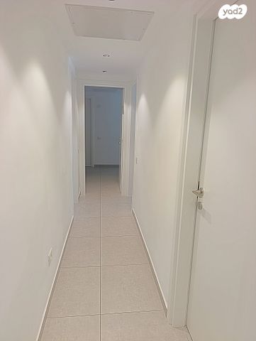 דירה, הנמל, נאות רבין, יבנה