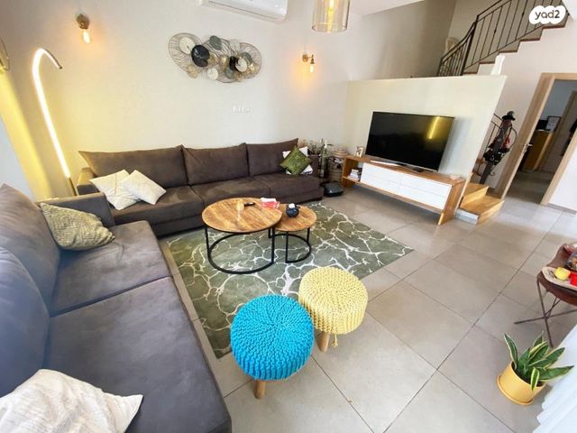 קרית הפרחים - 2005