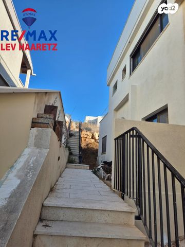 דו משפחתי, הכלנית, נופים