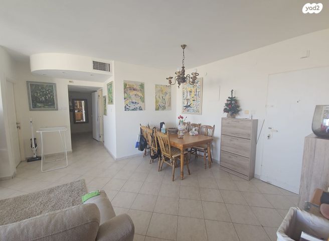 דירה, יעקב, ג' / מרכז מזרח העיר, רחובות