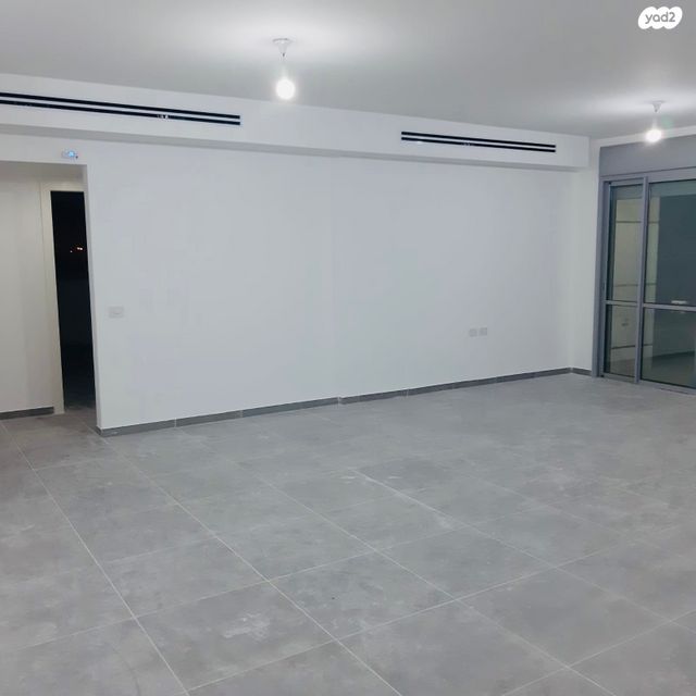 דירה, אלון, בית דגן, בית דגן