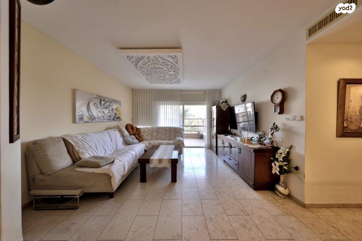 דירה, מנחם בגין, נווה גנים, קרית מוצקין