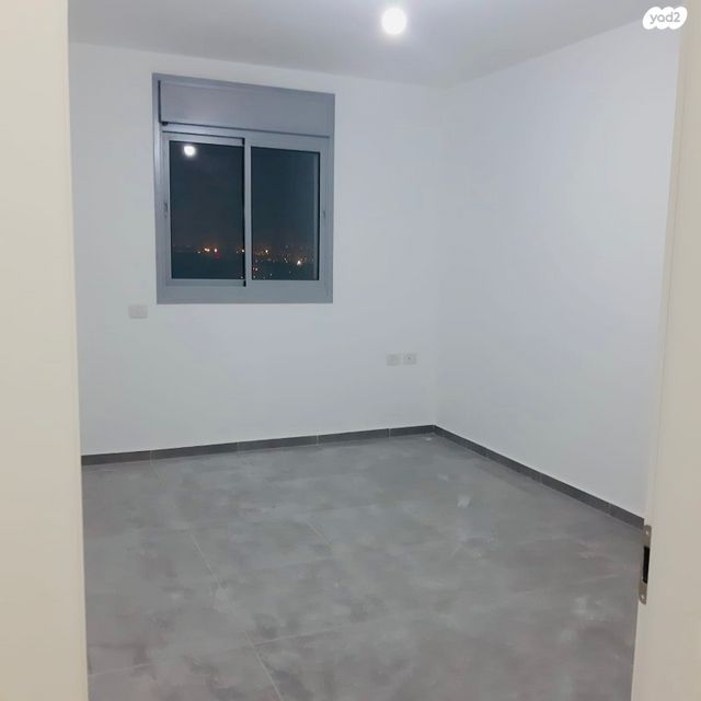 דירה, אלון, בית דגן, בית דגן