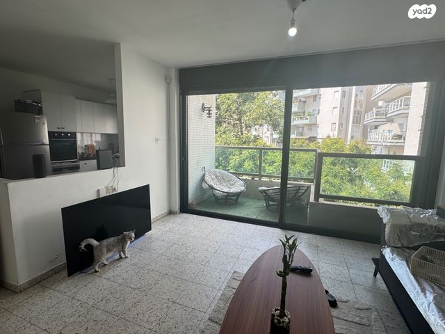 דירה, החולה, נווה יהושע, ערמונים, רמת גן