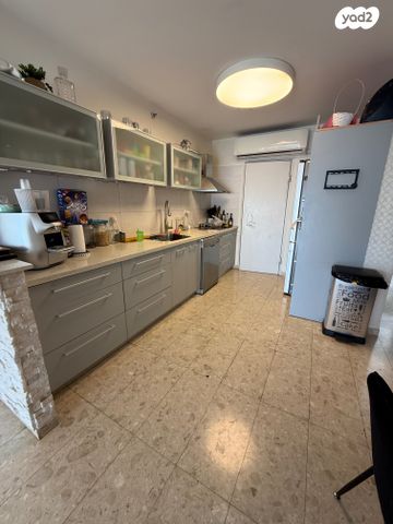 דירה, יגאל אלון, לב מוצקין, בנה ביתך, קרית מוצקין