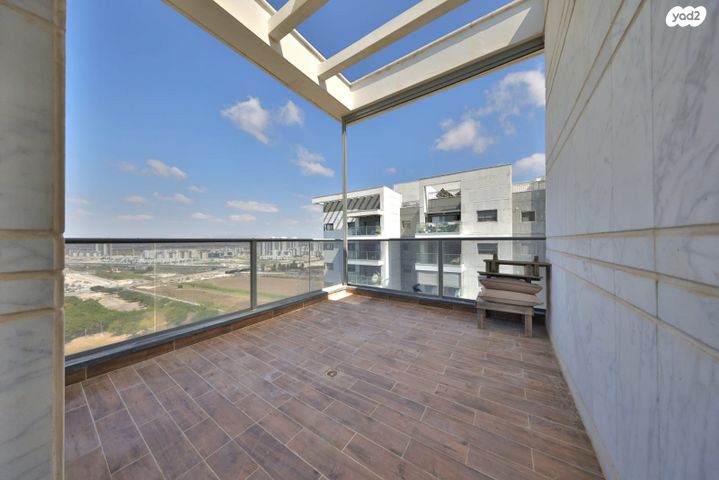 גג/ פנטהאוז, הפקאן, הפרפר, קרית ביאליק