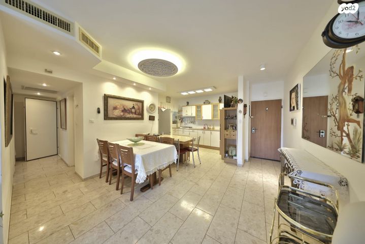 דירה, מנחם בגין, נווה גנים, קרית מוצקין