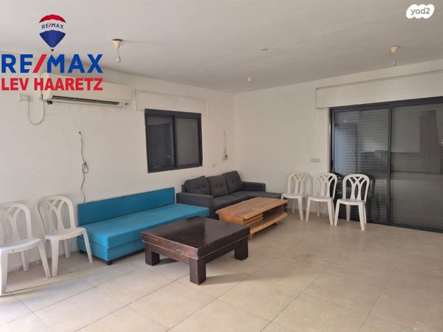 דו משפחתי, הכלנית, נופים