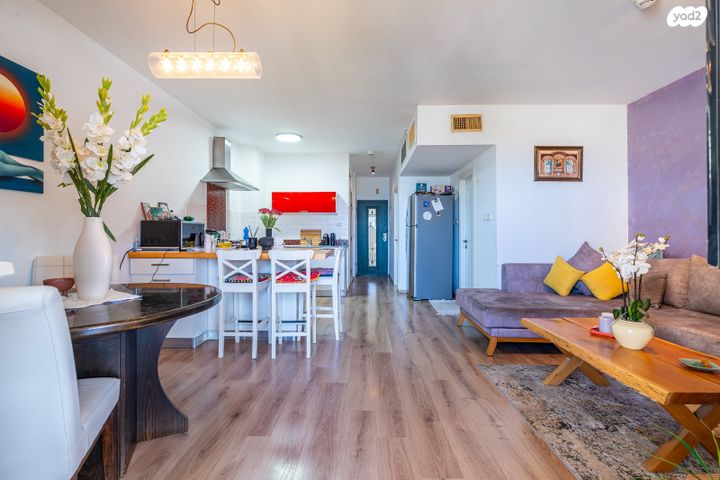 דירה, שדרות מנחם בגין 1, גבעת אולגה, חדרה