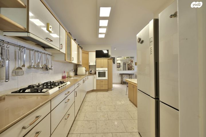 דירה, מנחם בגין, נווה גנים, קרית מוצקין