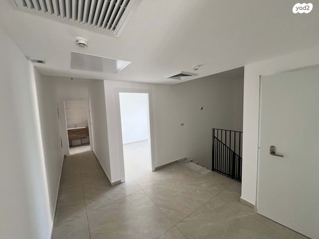 גג/ פנטהאוז, דב גרונר, עין גנים, פתח תקווה