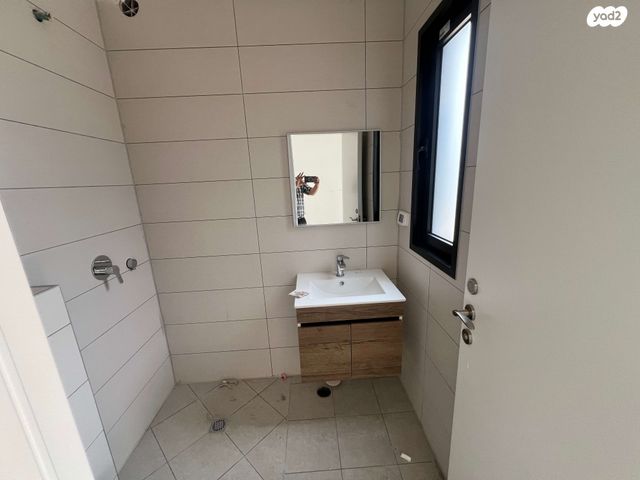 גג/ פנטהאוז, דב גרונר, עין גנים, פתח תקווה