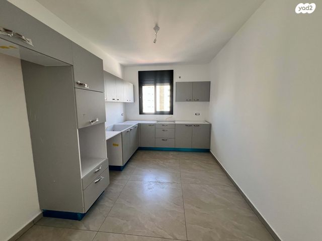 גג/ פנטהאוז, דב גרונר, עין גנים, פתח תקווה