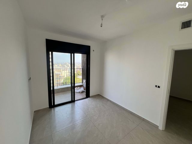 גג/ פנטהאוז, דב גרונר, עין גנים, פתח תקווה