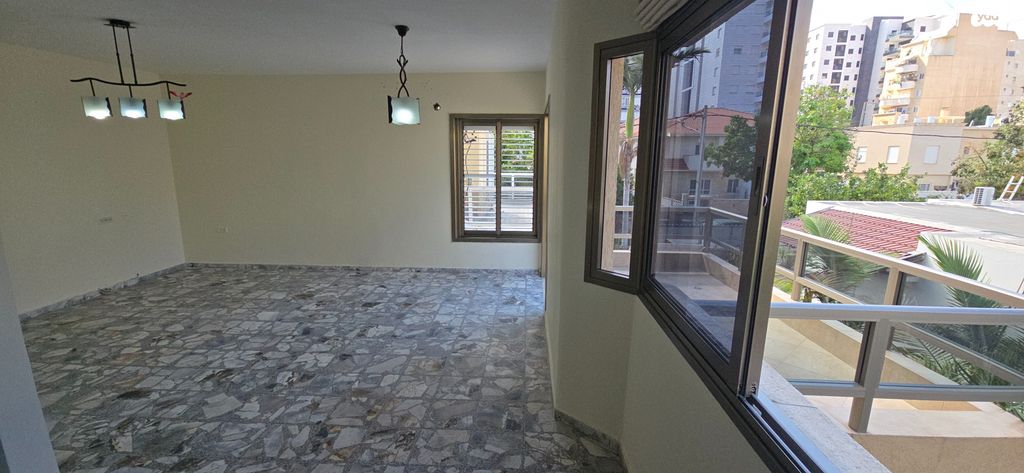 בית פרטי/ קוטג', אהרון אהרונסון 7, רמת אפרים, נתניה