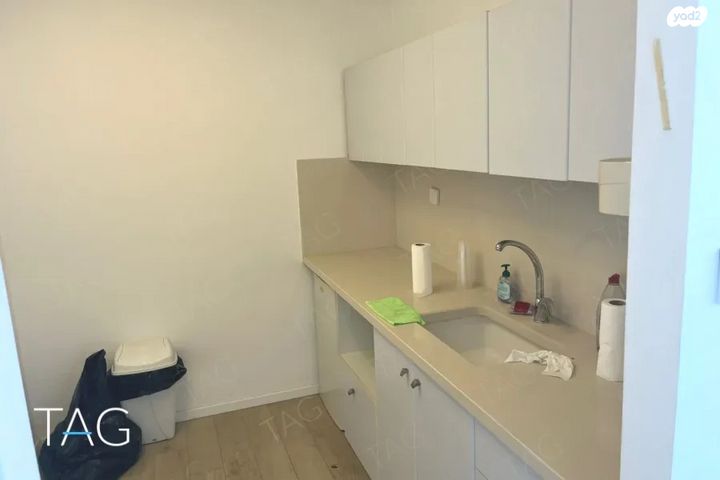 משרדים, אחד העם, תל אביב יפו