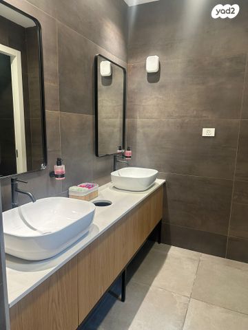 משרדים, שדרות שאול המלך, תל אביב יפו