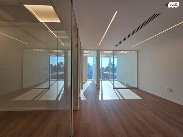 משרדים, לוחמי האש 1, קרית אונו