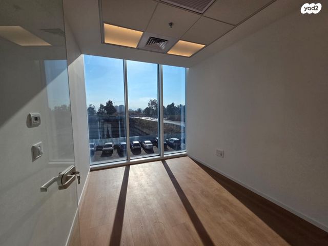 משרדים, לוחמי האש 1, קרית אונו