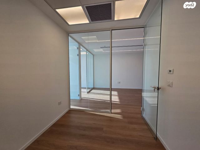 משרדים, לוחמי האש 1, קרית אונו