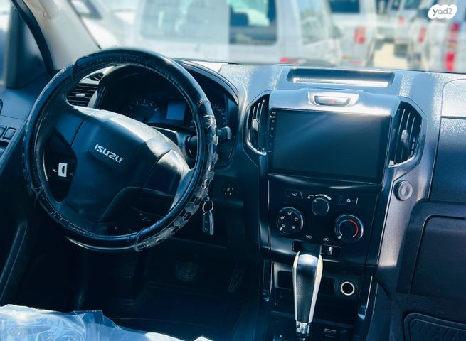 איסוזו די-מקס