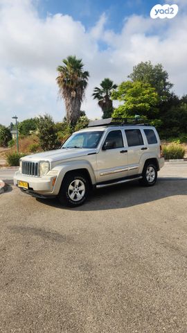 מודעת רכב ג'יפ צ'ירוקי