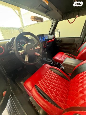 מודעת רכב ג'יפ רנגלר