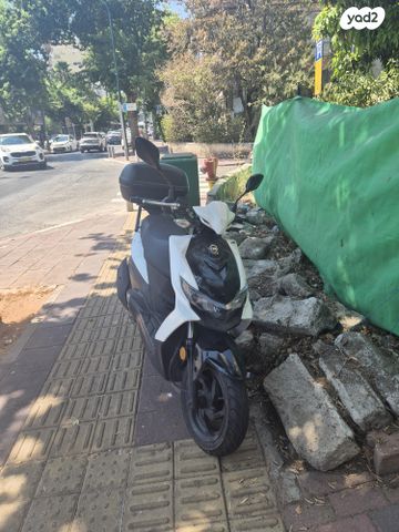 סאן יאנג Jet 4 RX