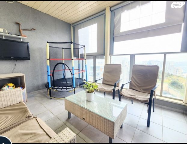 גג/ פנטהאוז, מירון 8, אורנים, מעלות תרשיחא