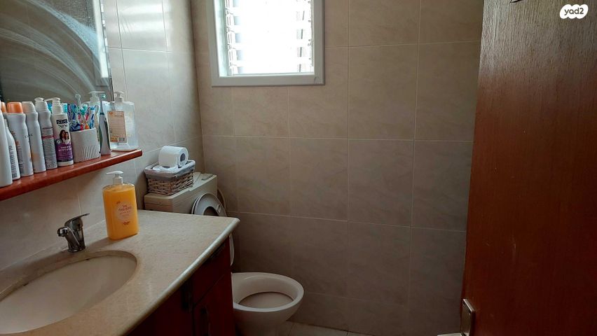 דירה, שדרות בר אילן 8, לב העיר, בת ים