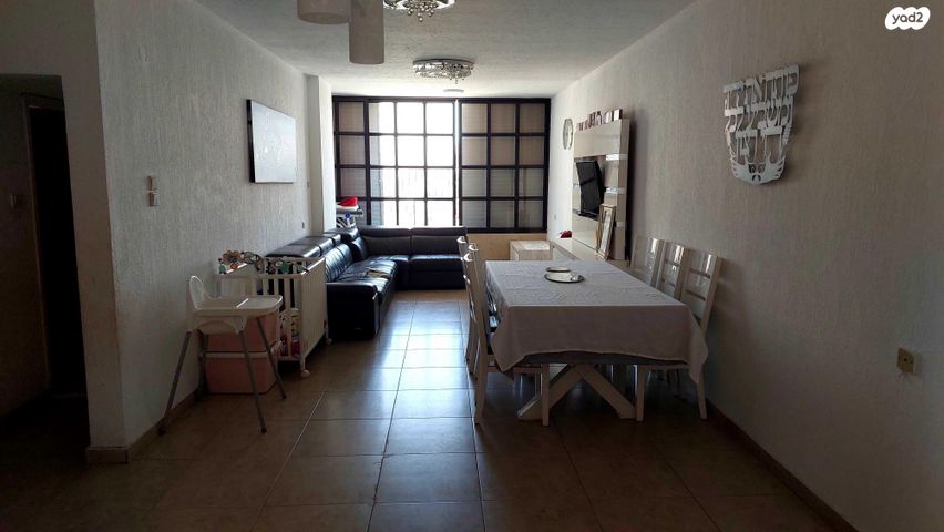 דירה, שדרות בר אילן 8, לב העיר, בת ים