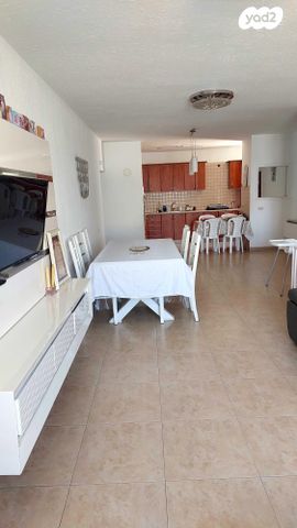 דירה, שדרות בר אילן 8, לב העיר, בת ים