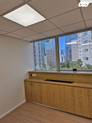 משרדים, דרך זאב ז'בוטינסקי 33, תל בנימין, רמת גן