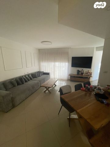 דירה, שביל חודשי השנה, נווה הדרים, אשקלון