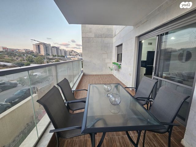 דירה, כלנית 20, הפרחים, חריש