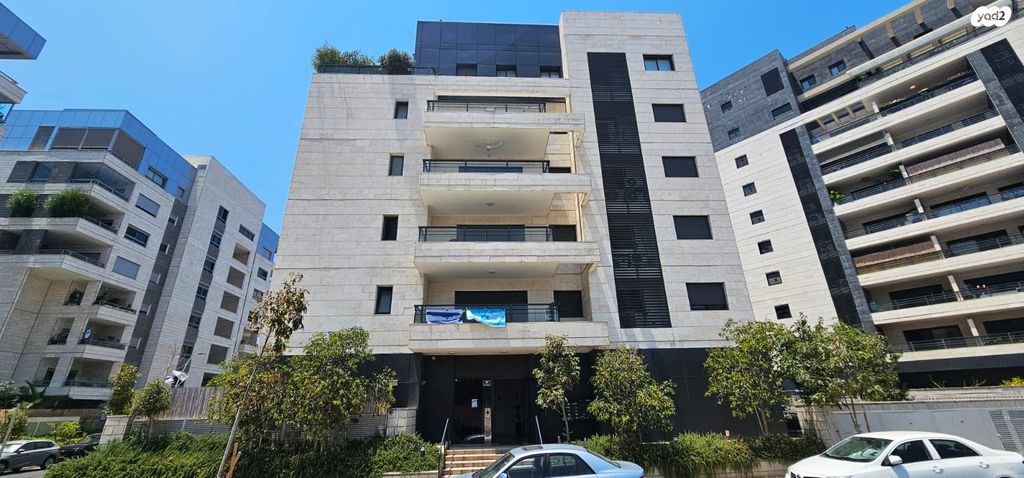 דירה, רעננה