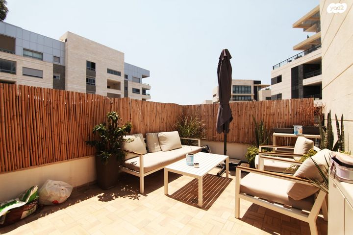 דירה, רעננה