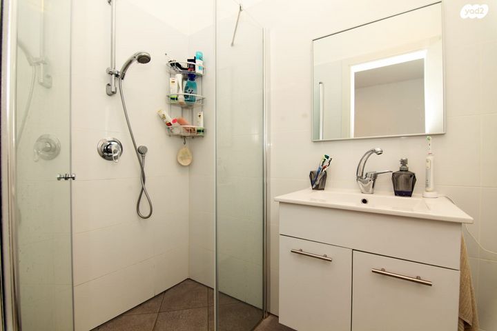 דירה, רעננה