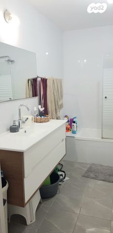 דירה, צבי הרמן שפירא, אברמוביץ', ראשון לציון