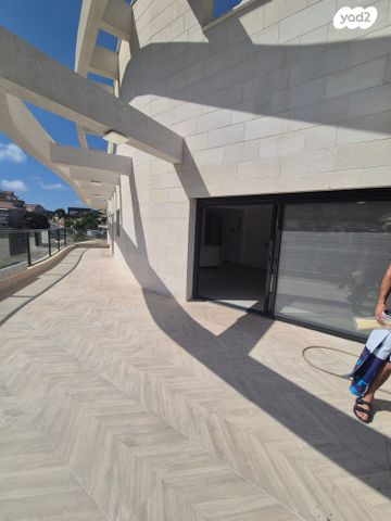 גג/ פנטהאוז, יוסי בנאי, גבעת זמר, חיפה