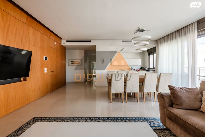 גג/ פנטהאוז, הגוש הגדול, רמת אביב החדשה, נופי ים, תל אביב יפו