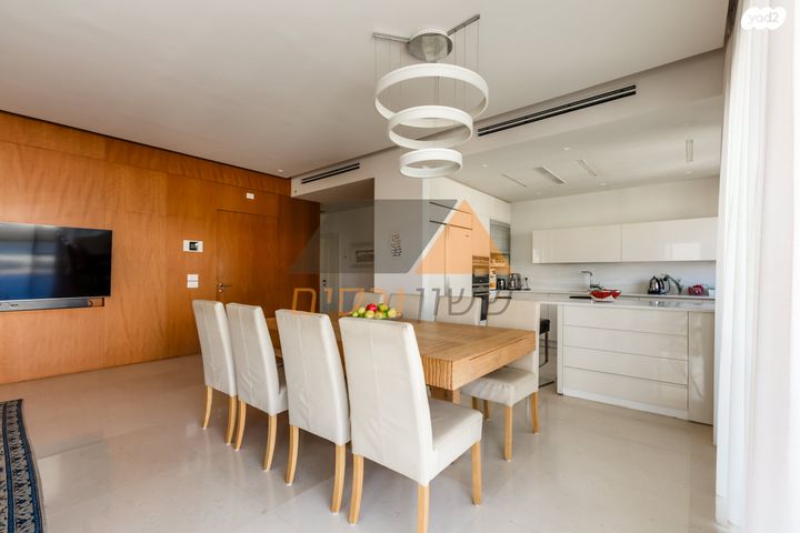 גג/ פנטהאוז, הגוש הגדול, רמת אביב החדשה, נופי ים, תל אביב יפו