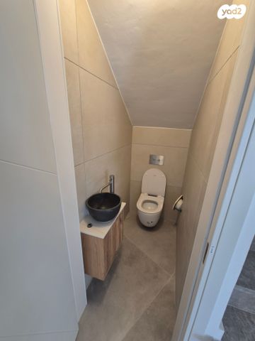 גג/ פנטהאוז, יוסי בנאי, גבעת זמר, חיפה