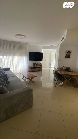 דירה, שביל חודשי השנה, נווה הדרים, אשקלון