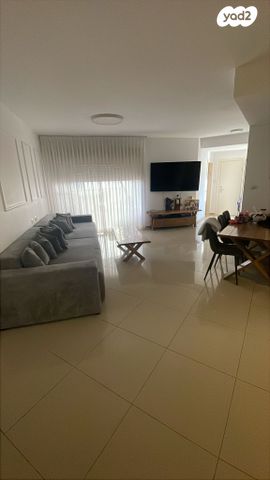 דירה, שביל חודשי השנה, נווה הדרים, אשקלון