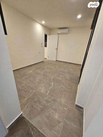 דירה, הכינור, גבעת זאב