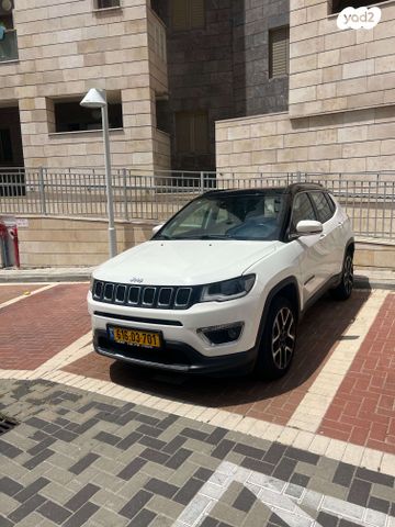 מודעת רכב ג'יפ קומפאס